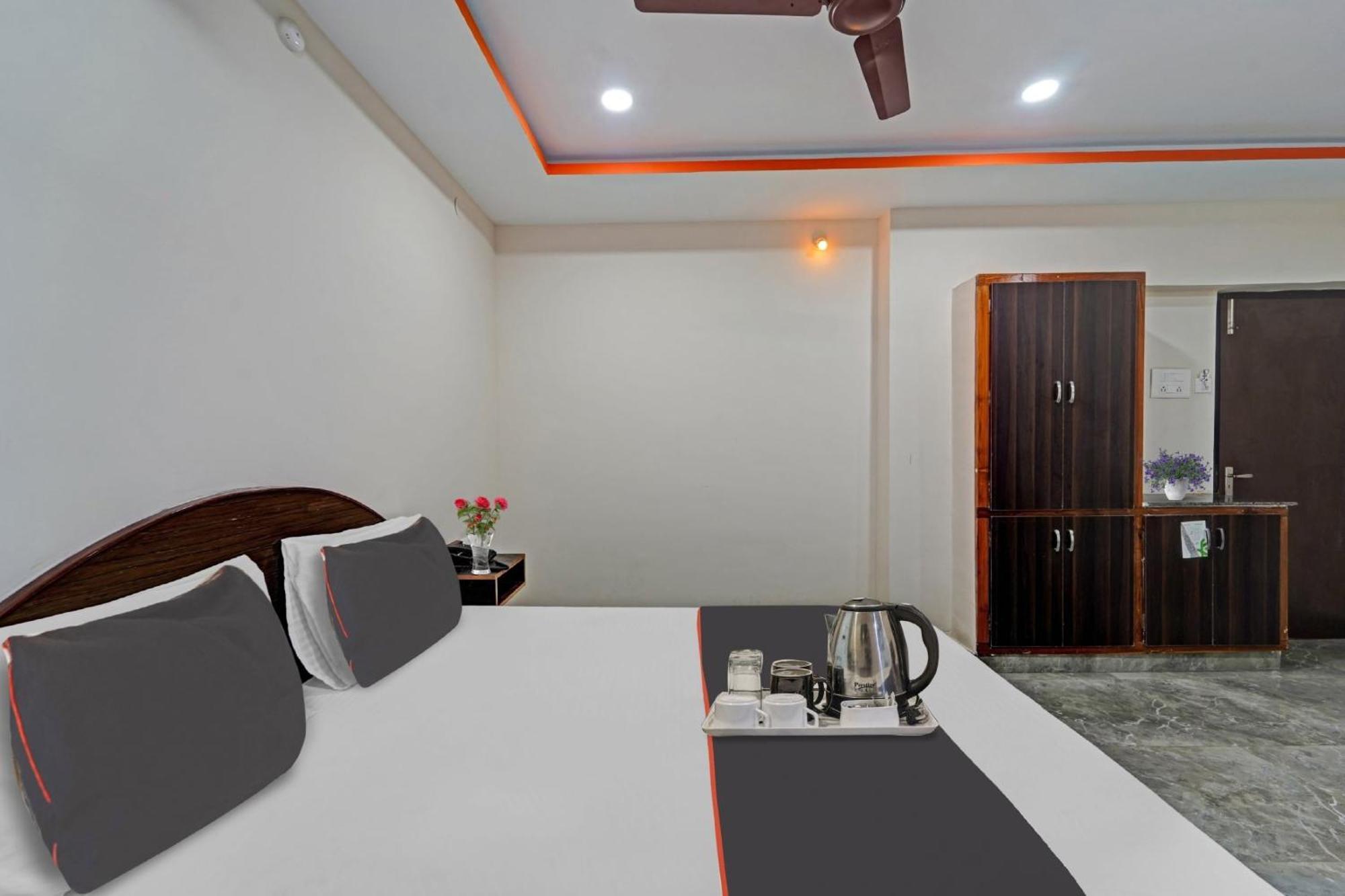 Capital O Lakshmi Residency Hotel Tirupati Ngoại thất bức ảnh