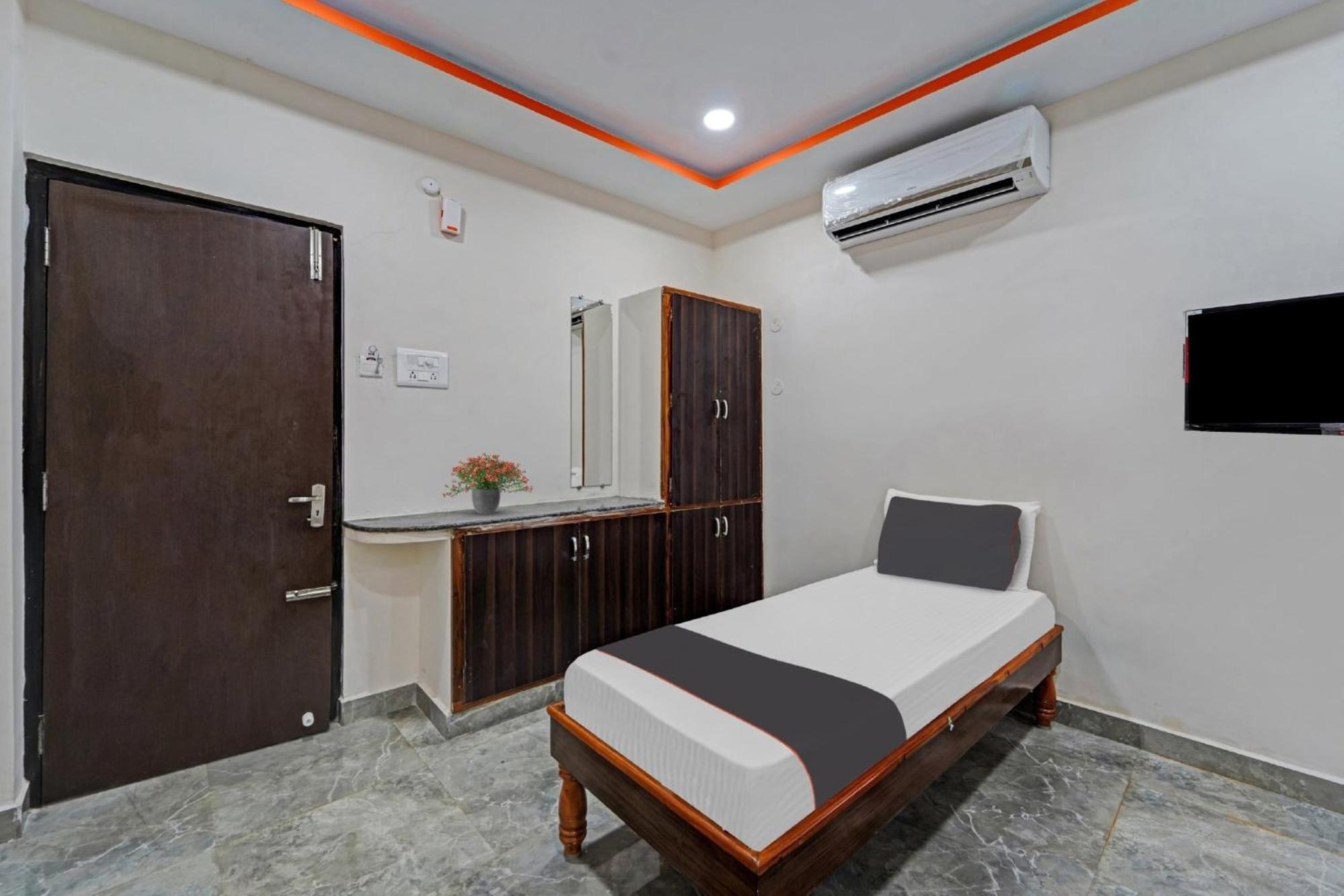 Capital O Lakshmi Residency Hotel Tirupati Ngoại thất bức ảnh
